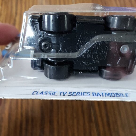 Hot Wheels Classic TV Series Tooned Batmobile Black 78/250 2022 Batman 3/5 - Picture 5 of 8